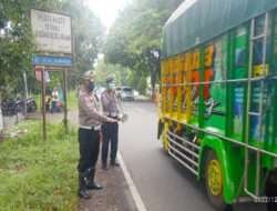 Libur Nataru, Polres Bondowoso Lakukan Public Addres di Jalur Rawan Kecelakaan