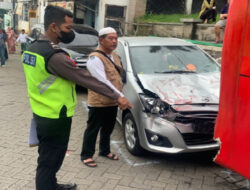 Nahas, 1 Pelajar asal Kediri Tewas 5 Luka Tergencet Mobil dan  Bus di Area Makam Sunan Giri