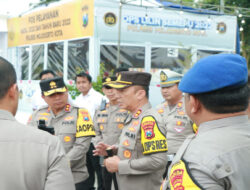 Cek Anggota di Posyan Nataru, Kapolda Jatim Berikan Semangat