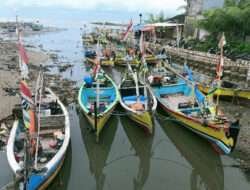 Musim Barat Tiba, Nelayan Tradisional Lamongan Libur Melaut dalam Jangka Panjang