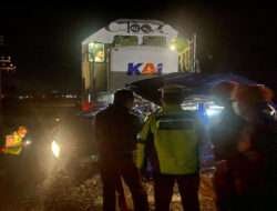 Polisi Dalami Kecelakaan Kereta Api Tabrak Mobil di Ngawi