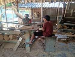 Untuk Menunjang Tugas Pokoknya, Babinsa Komsos dengan Warga