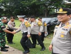 Dandim 0802/Ponorogo Turut Dampingi Irwasda Polda Jatim Tinjau Pos Pengamanan dan Pelayanan Natal dan Tahun Baru 2023