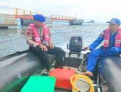 Berikan Rasa Aman dan Nyaman, Satpolairud Polresta Banyuwangi Patroli Perairan Selat Bali