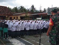 Babinsa Bendungan Laksanakan Pembinaan Siswa SiswiSMP Muhammadiyah Wates