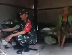 Babinsa Kodim 0802/Ponorogo Masuk Dapur Milik Mbah Tukinem