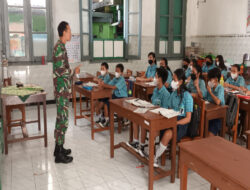 Pacu Semangat Belajar, Babinsa Berikan Motivasi Kepada Anak-anak Murid Sekolah Dasar