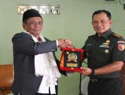 Kunjungi Ponpes Al Iman Putri, Danrem 081/DSJ Singgung Peran Ulama dalam Merebut Kemerdekaan