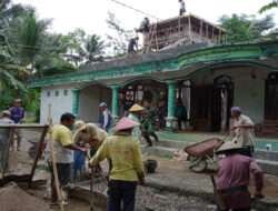 Melalui Gotong Royong, Babinsa Koramil 0801/02 Kebonagung Dorong Masyarakat Berbuat Baik