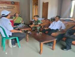 Untuk Menjaga Kedekatan Dengan Warga, Babinsa Aktif Komsos di Desa Binaanya