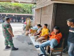 Babinsa Kel Kemlayan Melaksanakan Komsos Dengan Warga Binaan Di Kelurahan Kemlayan