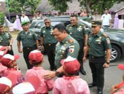 Berkunjung di Wilayah Kodim 0802/Ponorogo, Dandim 0802/Ponorogo Sambut Kedatangan Pangdam V/ Brawijaya