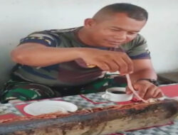 Dandim 0319 Mentawai, letkol inf Suirwan disuguhi Makanan khas Mentawai Toek olle Prajurit