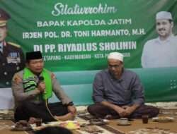 Kunjungi Ponpes Riyadlus Solihin, Kapolda Jatim Bangga Banyaknya Minat Santri Yang Ingin Menjadi Polisi
