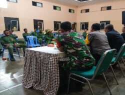 Babinsa Bekali Linmas Dengan Wawasan Kebangsaan