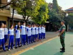 Bentuk Karakter Kedisiplinan Siswa,  Bakti TNI & Babinsa Kratonan Latih PBB