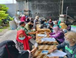 Pendampingan Babinsa Kemlayan di Wilayah Binaan Bersama Puskesmas