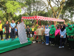 Dandim Beserta Ketua Persit KCK Kodim Kulon ProgoIkuti Olahraga Bersama Sinergitas TNI Polri