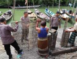 Polres Tanjung Perak Ajak Warga Pesisir Pantai Waspada Banjir Rob
