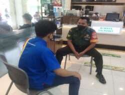 Waspadai Aksi Kejahatan Babinsa Purwosari Patroli Dan Komsos di Indomaret Plus