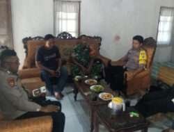 Bersama Dengan Bhabinkamtibmas, Serda Irmadi Komsos Dengan Pelatih Pencak Silat