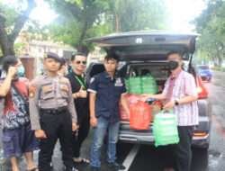 Momen Imlek ke- 2574, Yayasan Budha Tzu Chi dan INTI Bagikan kosumsi ke Personil Polri yang Bertugas Mengamankan Sidang Kasus Kanjuruhan