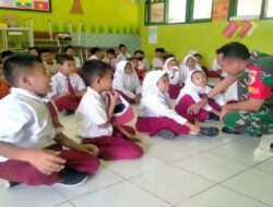 Bentuk Karakter Siswa, Babinsa Koramil 0801/01 Pacitan Wujudkan Generasi Muda Berkualitas
