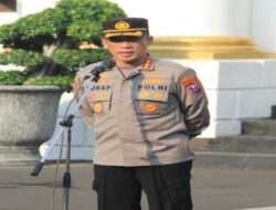 Dua Orang Menyerahkan Diri, Kapolrestabes Surabaya Minta Semua Pihak Taat Hukum