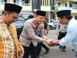 Kapolres Gresik Silaturahmi ke Pengasuh Pondok Darul Iksan