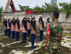 Babinsa Berikan Pelatihan PBB di Sekolah, Guna Tanamkan Kedisiplinan Siswa