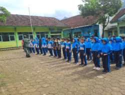 Cerdaskan Anak Bangsa, Babinsa Koramil 0801/02 Kebonagung Beri Pembekalan Wasbang