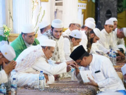 Bupati Sidoarjo Bersama Habaib dan Ribuan Jama’ah Majelis Dzikir Al-Khidmah Gelar Doa Bersama