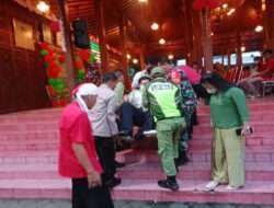 Sinergitas Babinsa Pucangsawit Dan Bhabinkamtimas Dalam Pengamanan Ibadah Natal Dan Tahun Baru