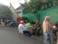 Sertu Suwarno Komsos dengan Pelaku UMKM