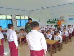 Hadapi Pengaruh Globalisasi, Babinsa Koramil 0801/02 Kebonagung Bekali Para Siswa Wasbang Dan PBB