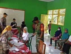 Babinsa Hargorejo Pantau Giat Vaksinasi Covid-19
