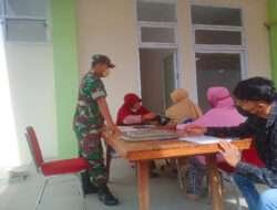 Pastikan Berjalan Aman Dan Lancar, Anggota Koramil Mantingan Pantau Kegiatan Di Wilayah Binaannya