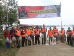 Danrem Solo Tebar Sepuluh Ribu Ikan Nila di Waduk Kedung Ombo