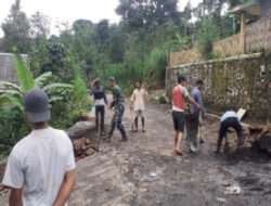 Wujud Kemanunggalan, Koramil Sumber Kerja Bakti Lebarkan Jalan Desa