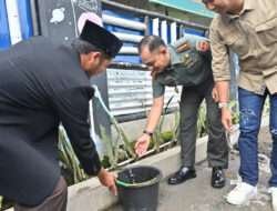 Penyerahan Sumur Bor dari Dandim 0726/Sukoharjo kepada Ustadz Sigit Wahyono