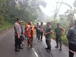 Danramil Bersama Forkopincam Klego Cek Jalan Longsor Simo-Klego
