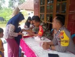 Dukung Pemerintah Cegah Stunting,Babinsa Koramil Sine Dampingi Kegiatan Posyandu Balita