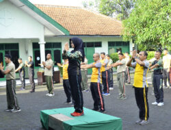 Perkuat Sinergitas TNI-Polri, Kodim 0735/Surakarta Bersama Polresta Surakarta Gelar Senam SKJ Bersama