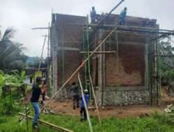 Manunggal Dengan Rakyat, Koramil 0801/01 Pacitan Bersama Warga Gotong Royong Bangun Masjid