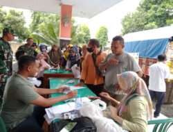 Koramil Pajarakan Kawal Gelaran Pasar Murah