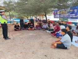 Humanis, Polisi Sosialisasi Ops Keselamatan Semeru 2023 di Area Wisata Pamekasan