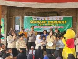 Polres Bondowoso Turunkan Tim Trauma Healing di Sekolah Darurat Terdampak Banjir