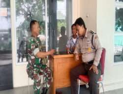 Tingkatkan Keamanan di Wilayah, Babinsa Kelurahan Nusukan Komsos Dengan Security Taman Cerdas Nusukan