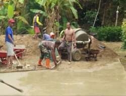 Dukung Program Pembangunan, Babinsa Koramil 0801/07 Ngadirojo Gotong Royong Pengerasan Jalan