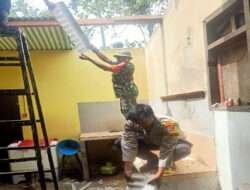 Respon Cepat Polisi Bersama TNI Bantu Benahi 90 Rumah Rusak Akibat Angin Kencang di Banyuwangi